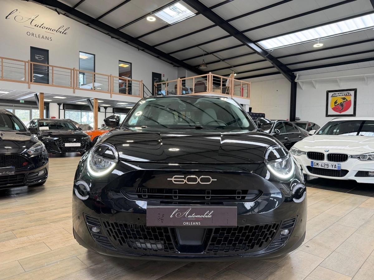 Fiat 600 100CV  MHEV HYBRID 48VOLT LA-PRIMA DCT6 1° MAIN/360°/CARPLAY