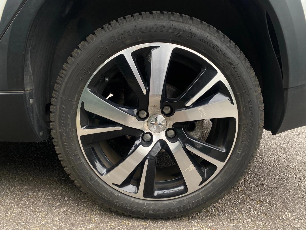 Peugeot 2008 GENERATION-I 1.5 BLUEHDI 120 ALLURE EAT BVA START-STOP