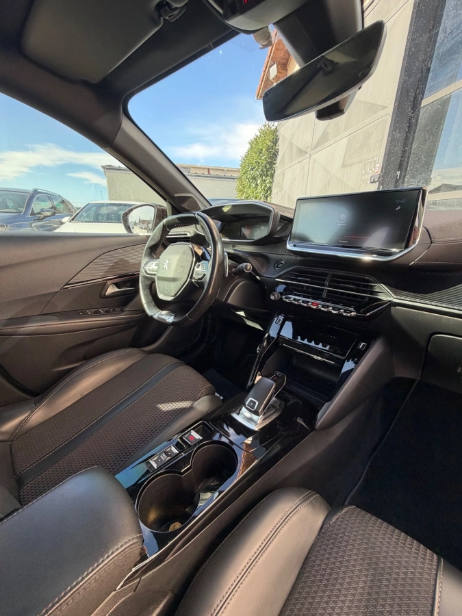 Peugeot 208 - photo 10