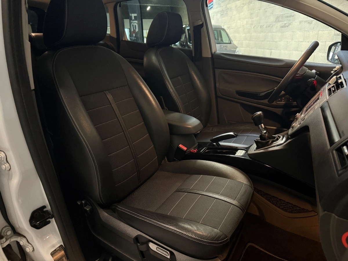 Ford Kuga - photo 16