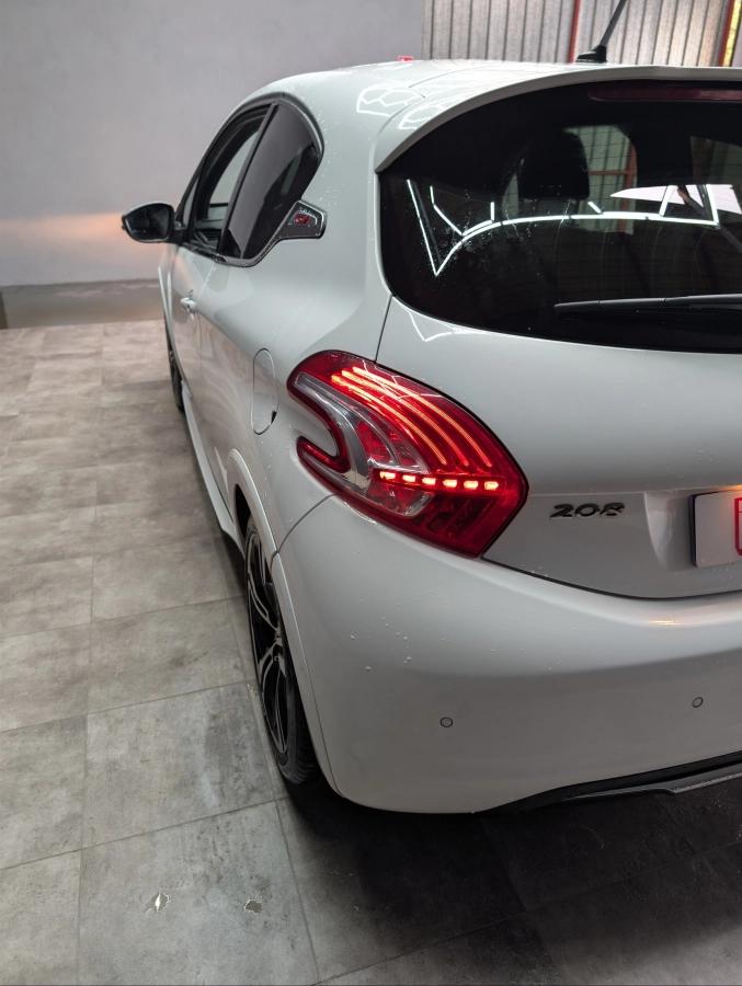 Peugeot 208 GENERATION-I 1.6 THP 200 GTI