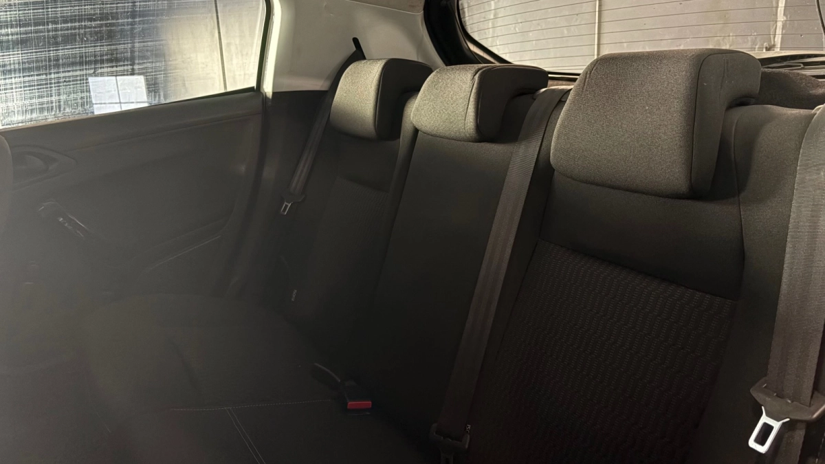 Peugeot 208 - photo 15