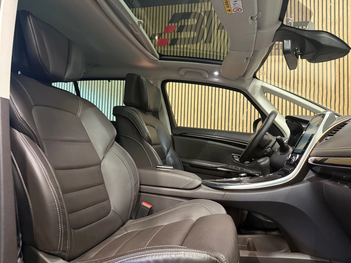 Renault Espace - photo 16