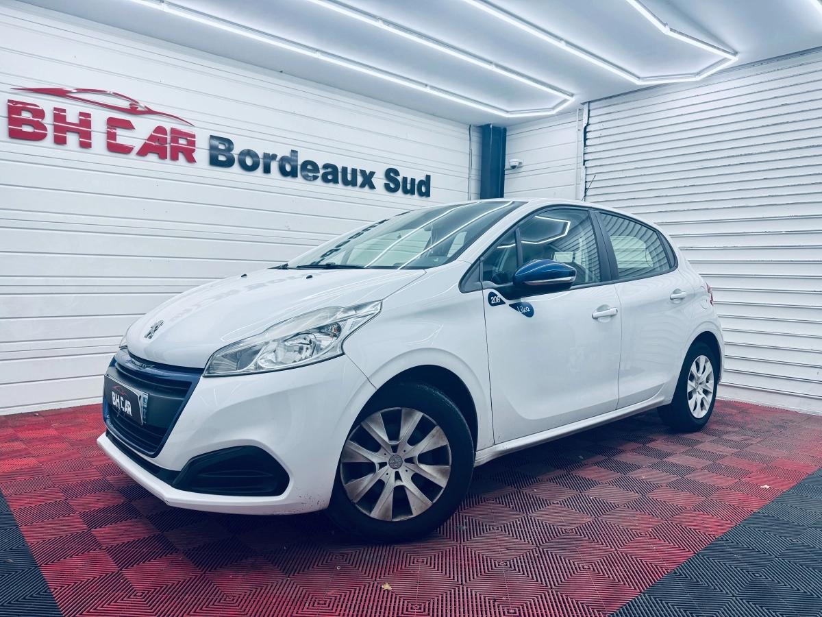 Image: Peugeot 208 1.0 VTI 68 LIKE 5 PORTES // POSTE CARPLAY