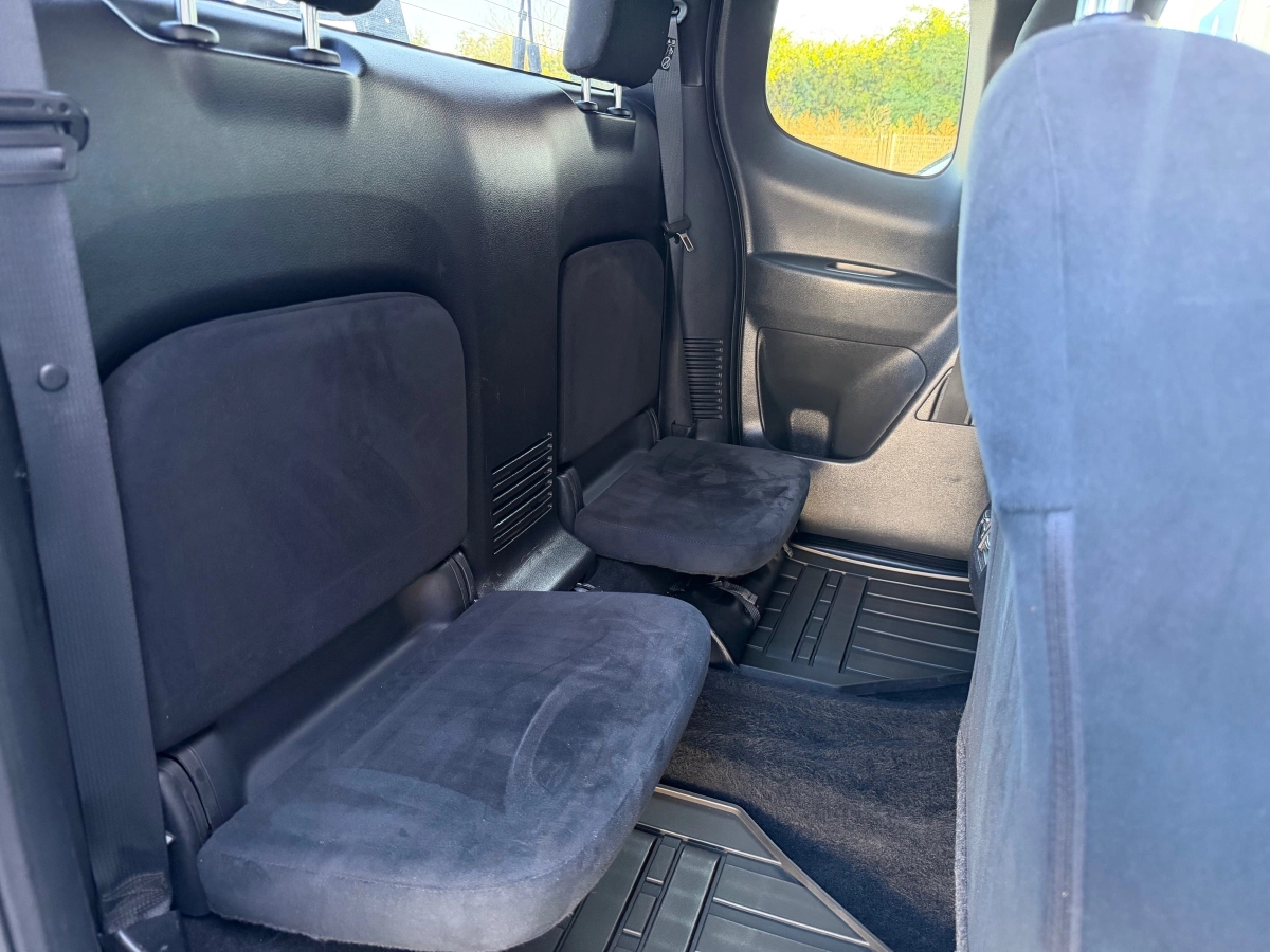 Nissan Np300 Navara - photo 9