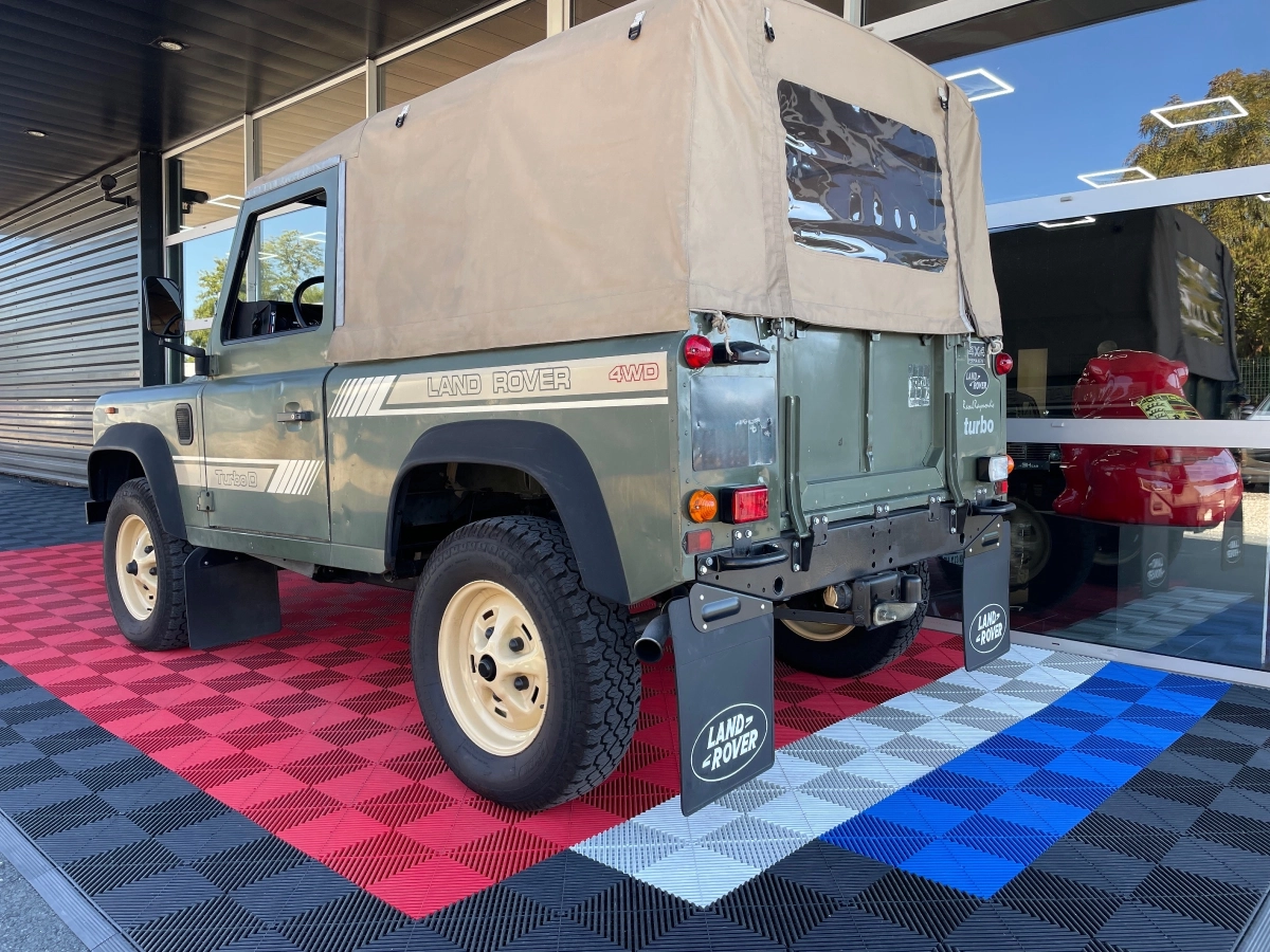 Land Rover Defender - photo 3