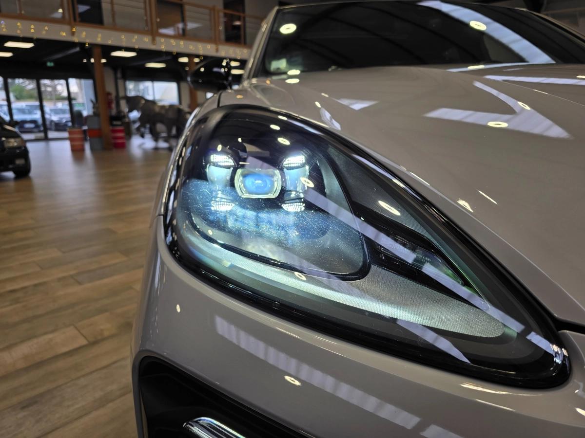 PORSCHE CAYENNE 3.0 V6 462 PLATINIUM EDITION