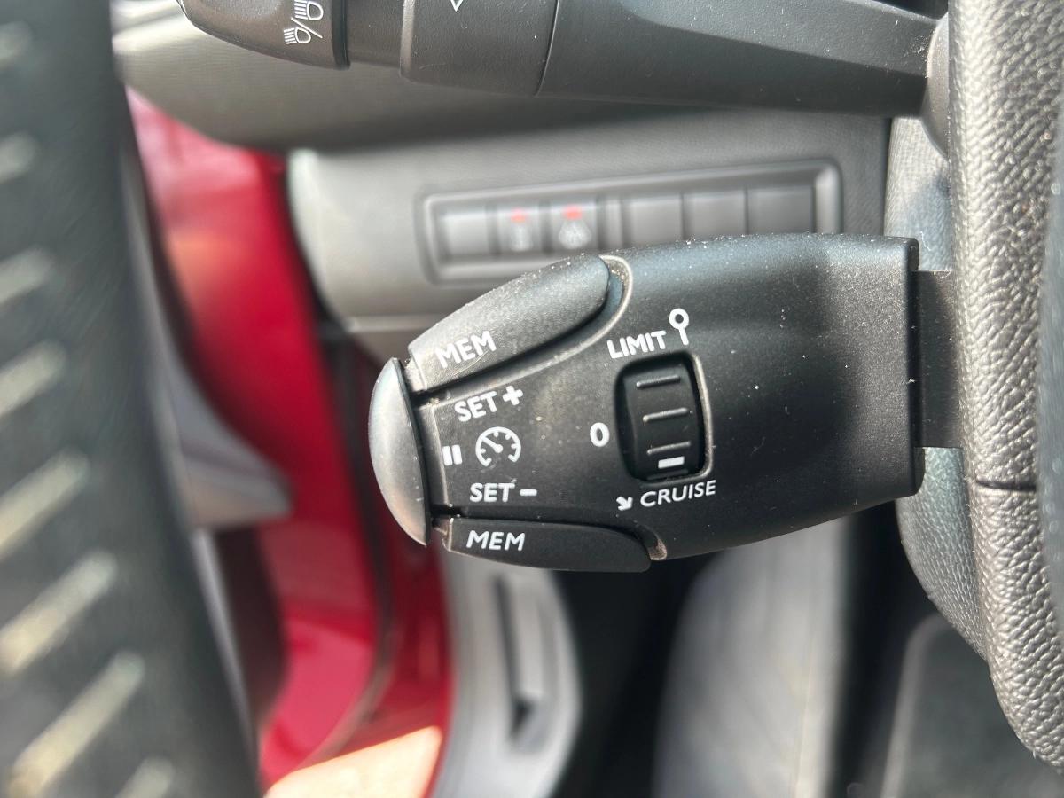Peugeot 308 GENERATION-II 1.6 BLUEHDI 120 ALLURE