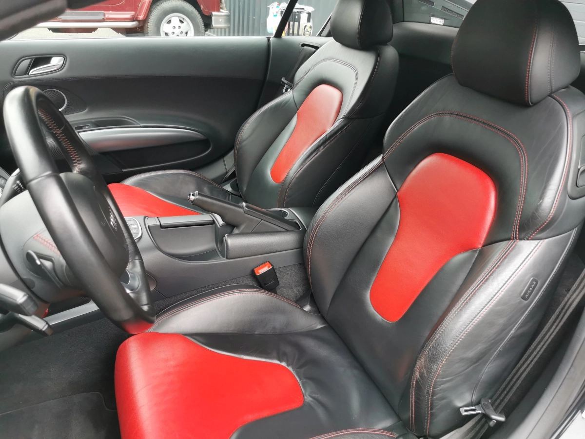 Audi R8 - photo 7