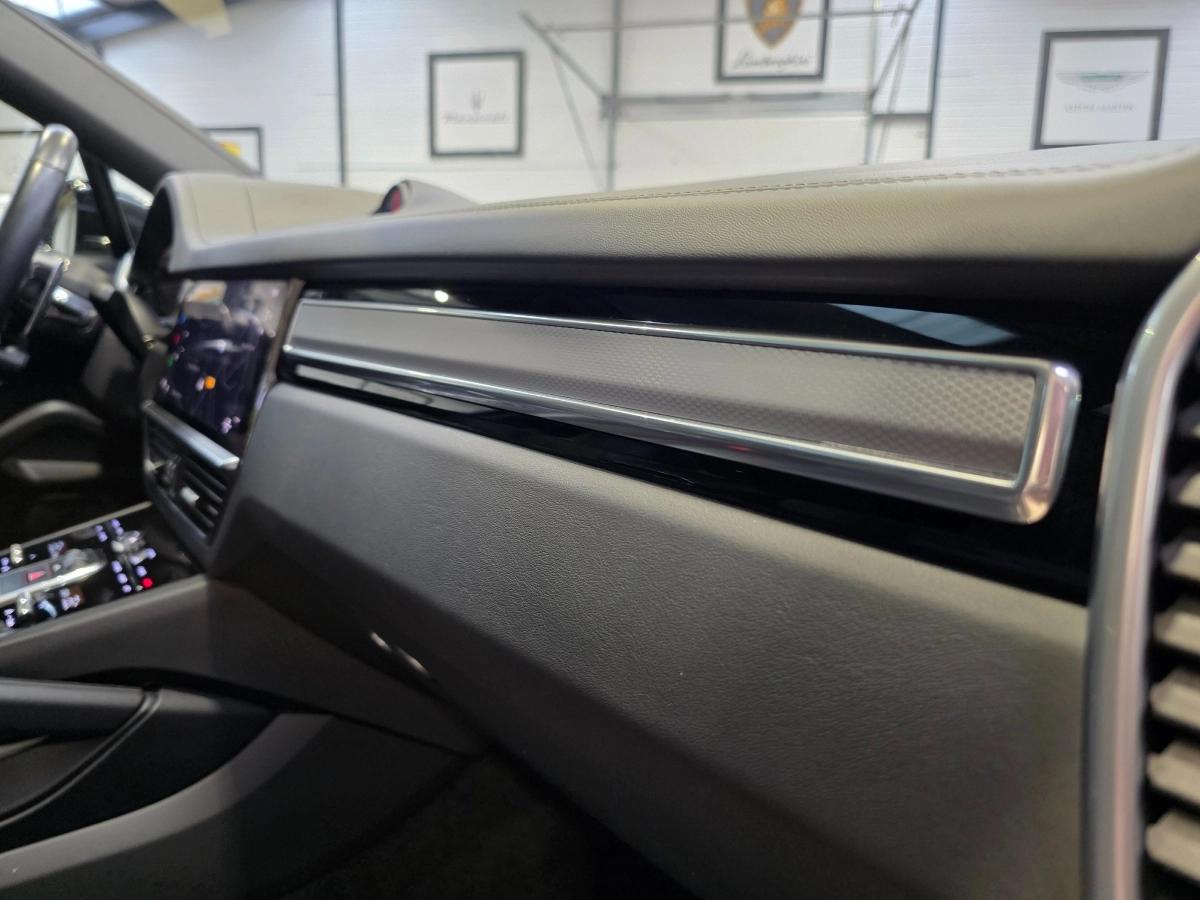 PORSCHE CAYENNE 3.0 V6 462 PLATINIUM EDITION