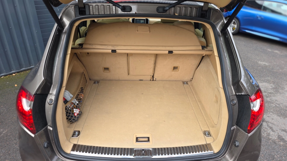 Porsche Cayenne - photo 25
