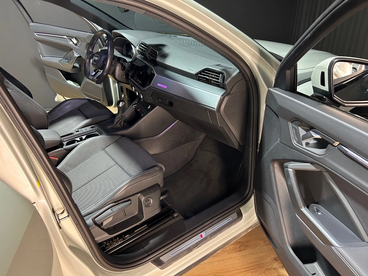 Audi Q3 - photo 18