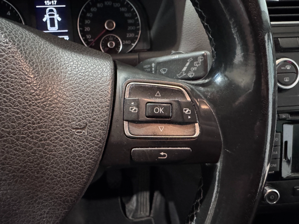 Volkswagen Touran - photo 19