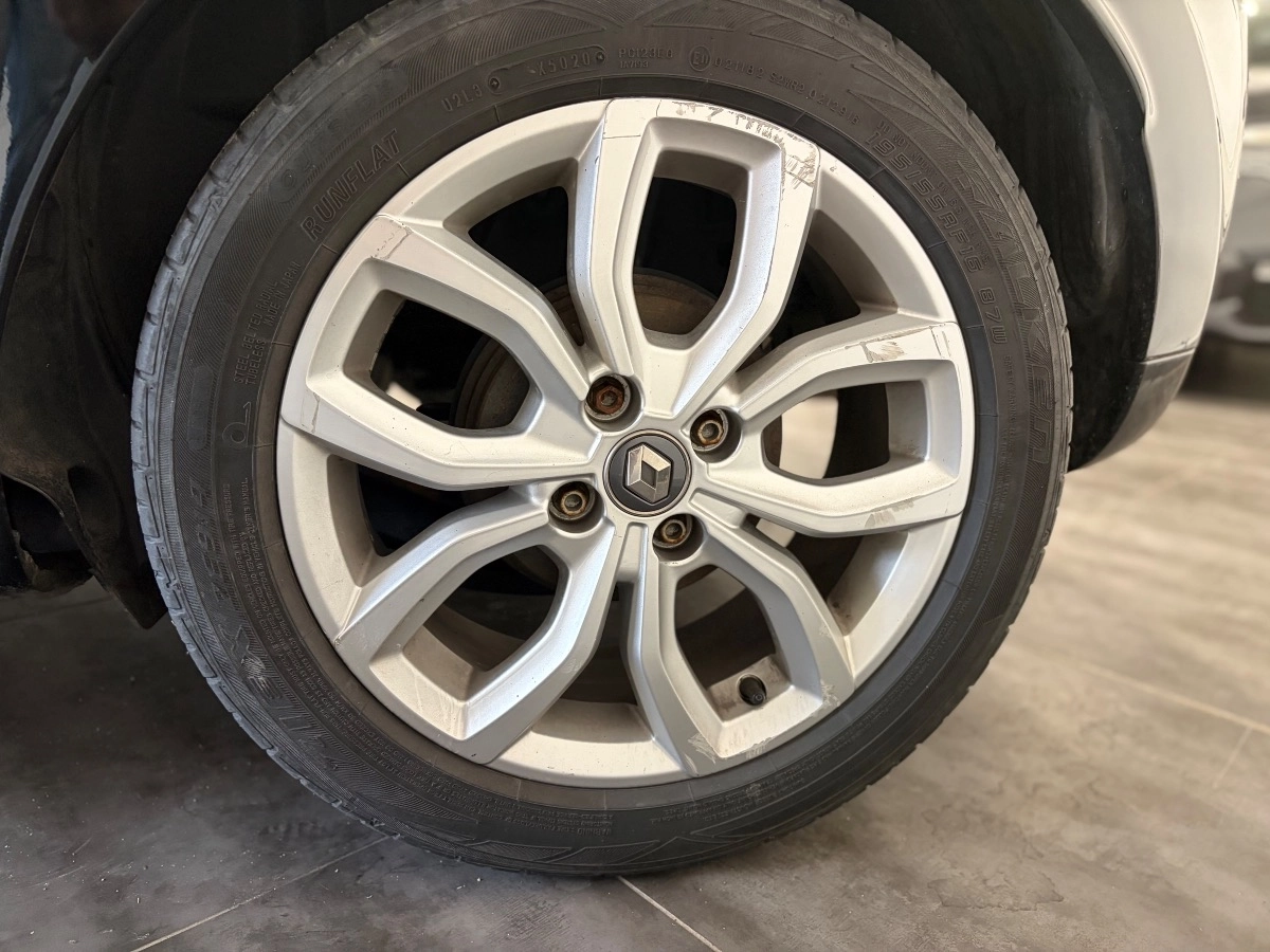 Renault Clio - photo 28