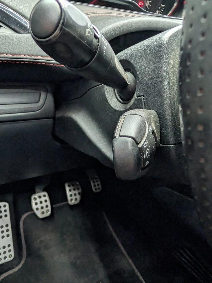 Peugeot 208 GENERATION-I 1.6 THP 200 GTI