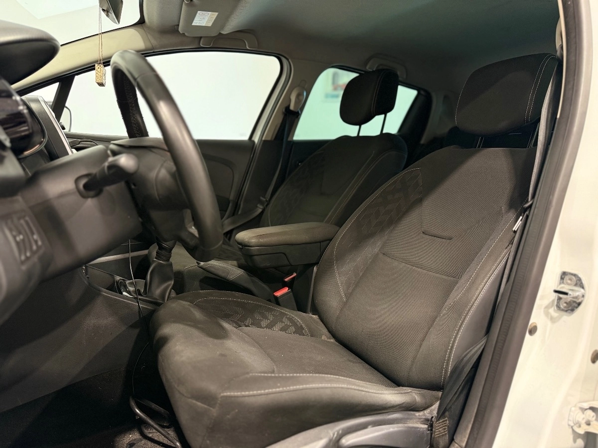 Renault Clio - photo 12
