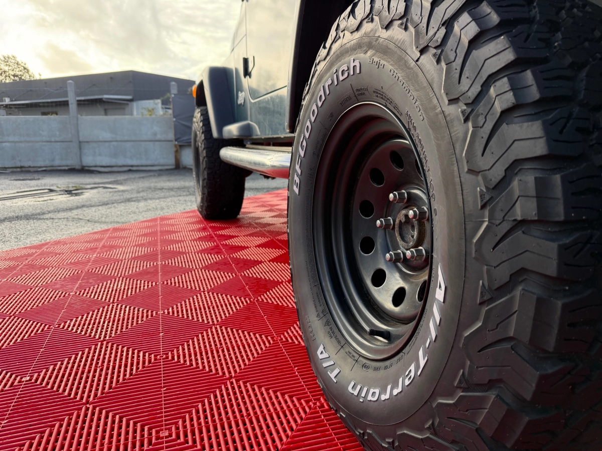 Jeep Wrangler - photo 5