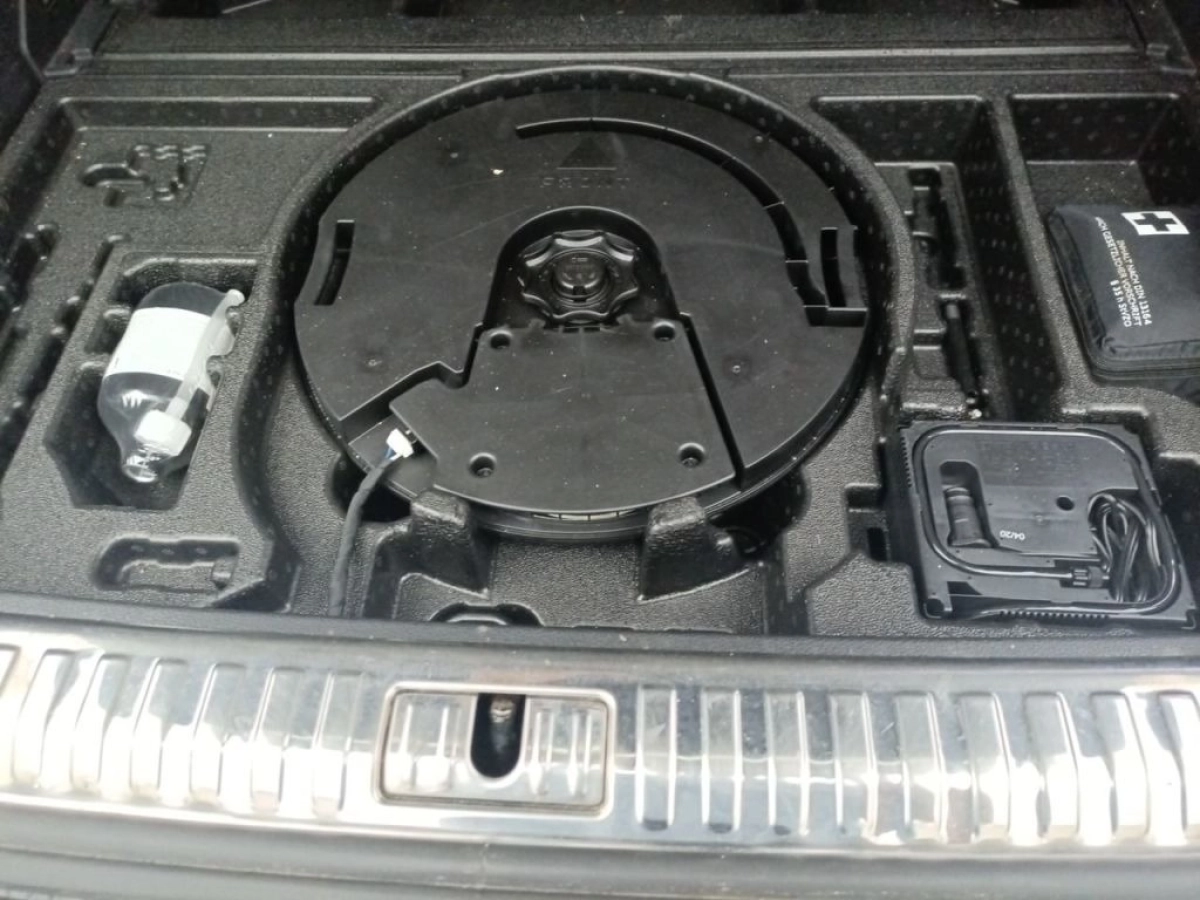 Audi Q3 - photo 11
