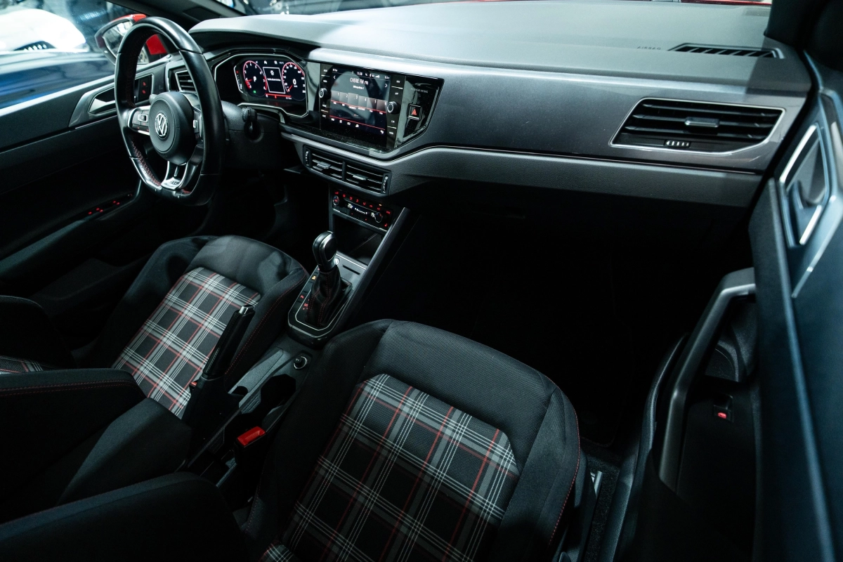 Volkswagen Polo - photo 16