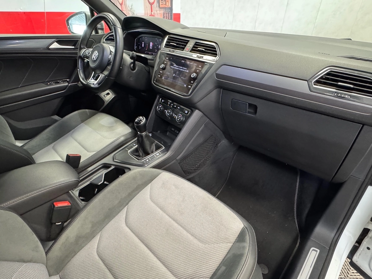 Volkswagen Tiguan - photo 15