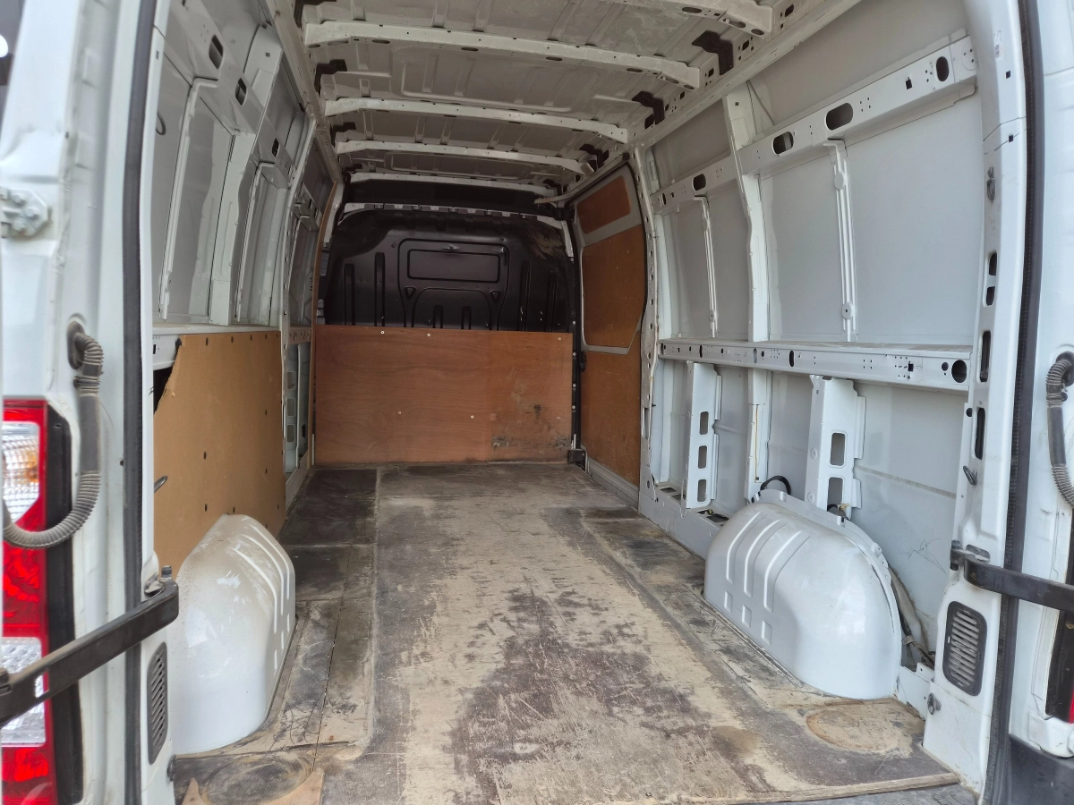 Renault Master Vu - photo 10