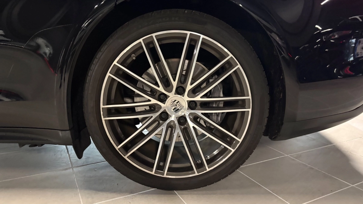 Porsche Panamera - photo 11
