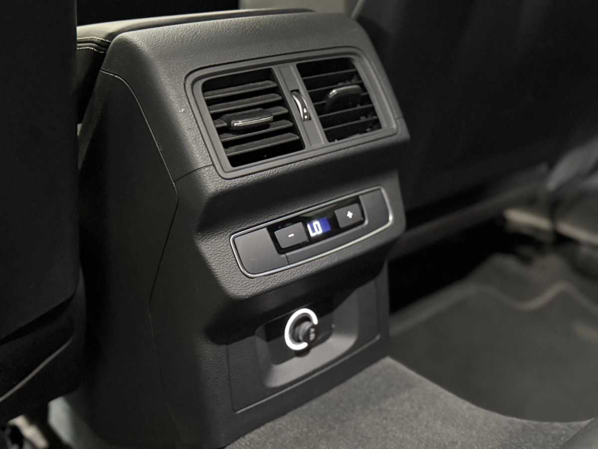 Audi Q5 - photo 24