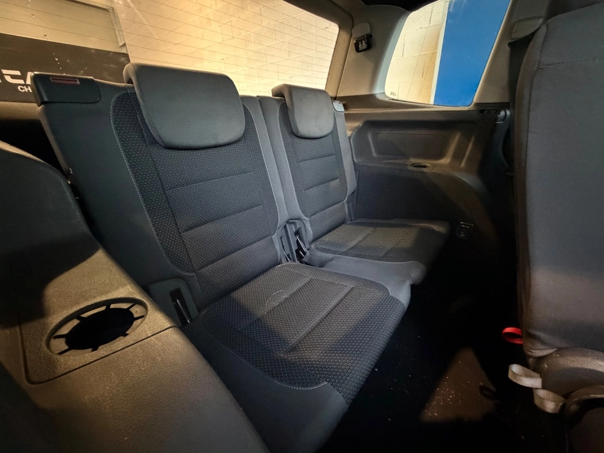 Volkswagen Touran - photo 14