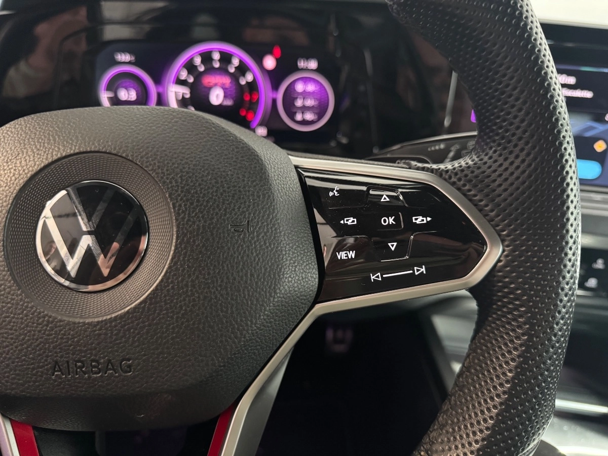 Volkswagen Golf - photo 11