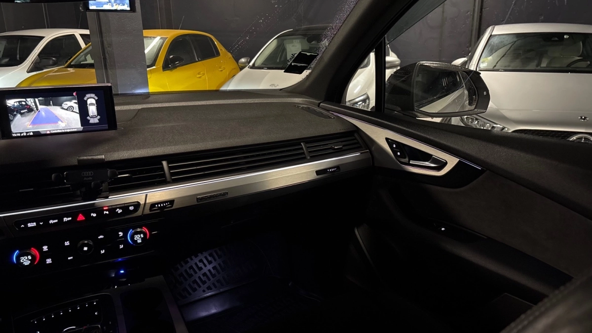 Audi Q7 - photo 23