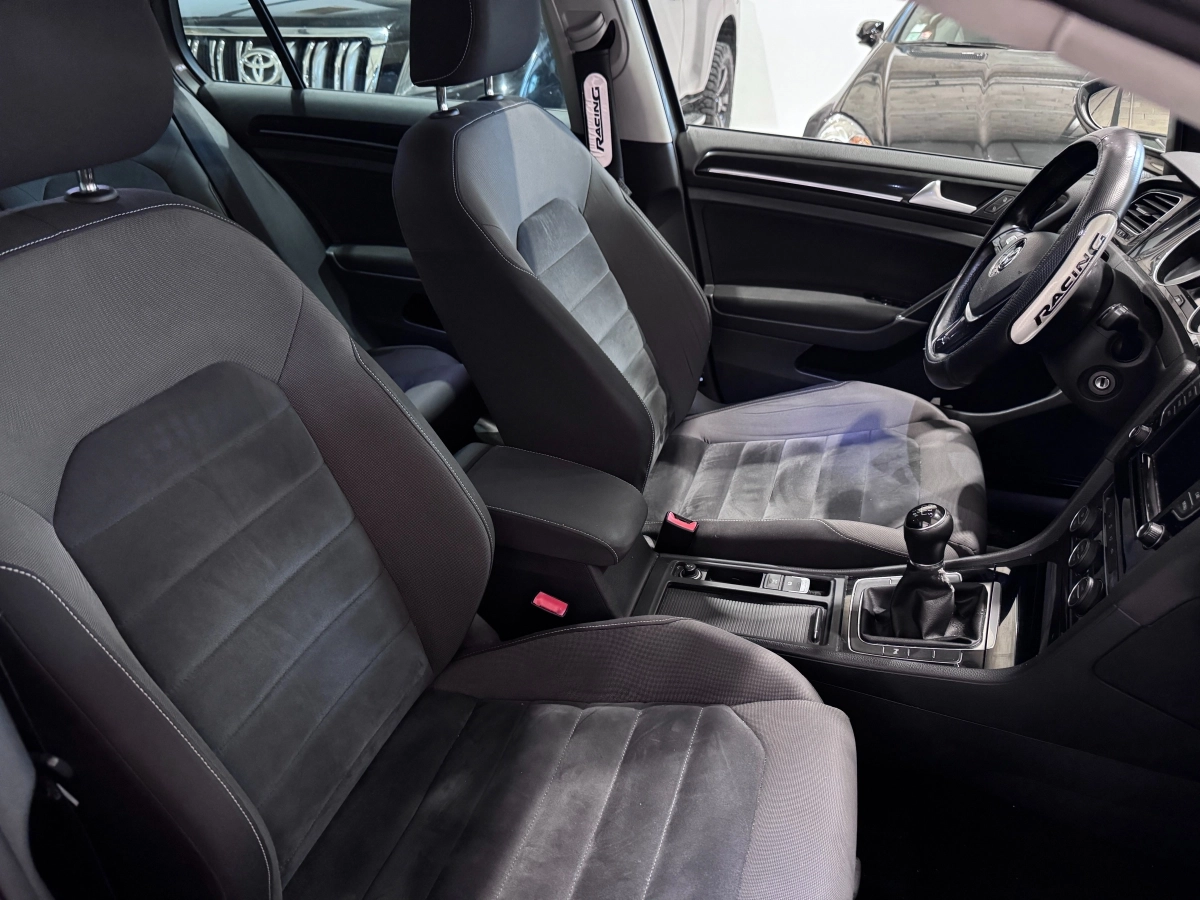 Volkswagen Golf - photo 7