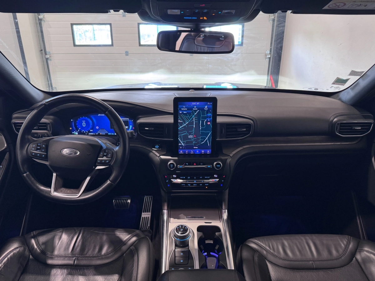 Ford Explorer - photo 9