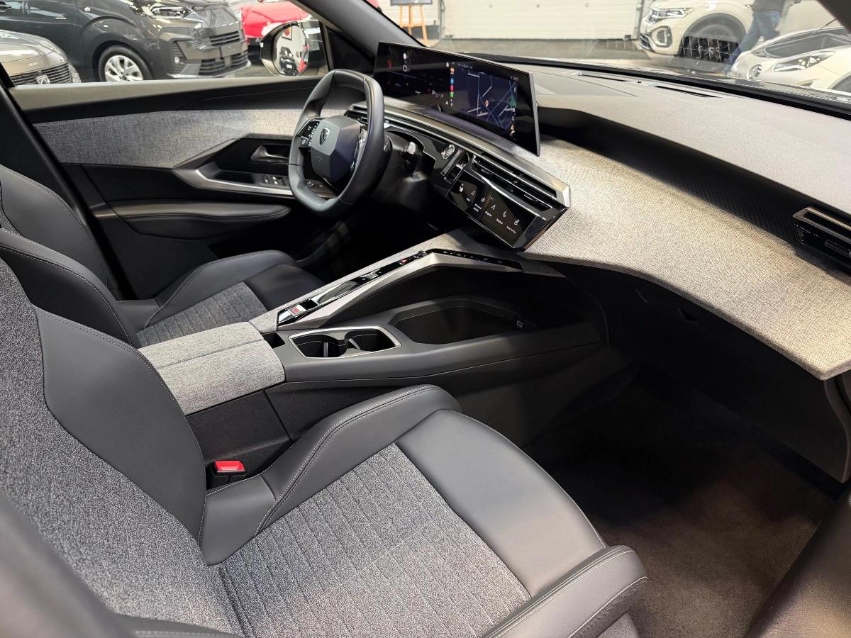 PEUGEOT 5008 GENERATION-III 1.2 135 MHEV HYBRID E-DSC6 - FINITION ALLURE - 1ERE MAIN - TVA RECUPERABLE