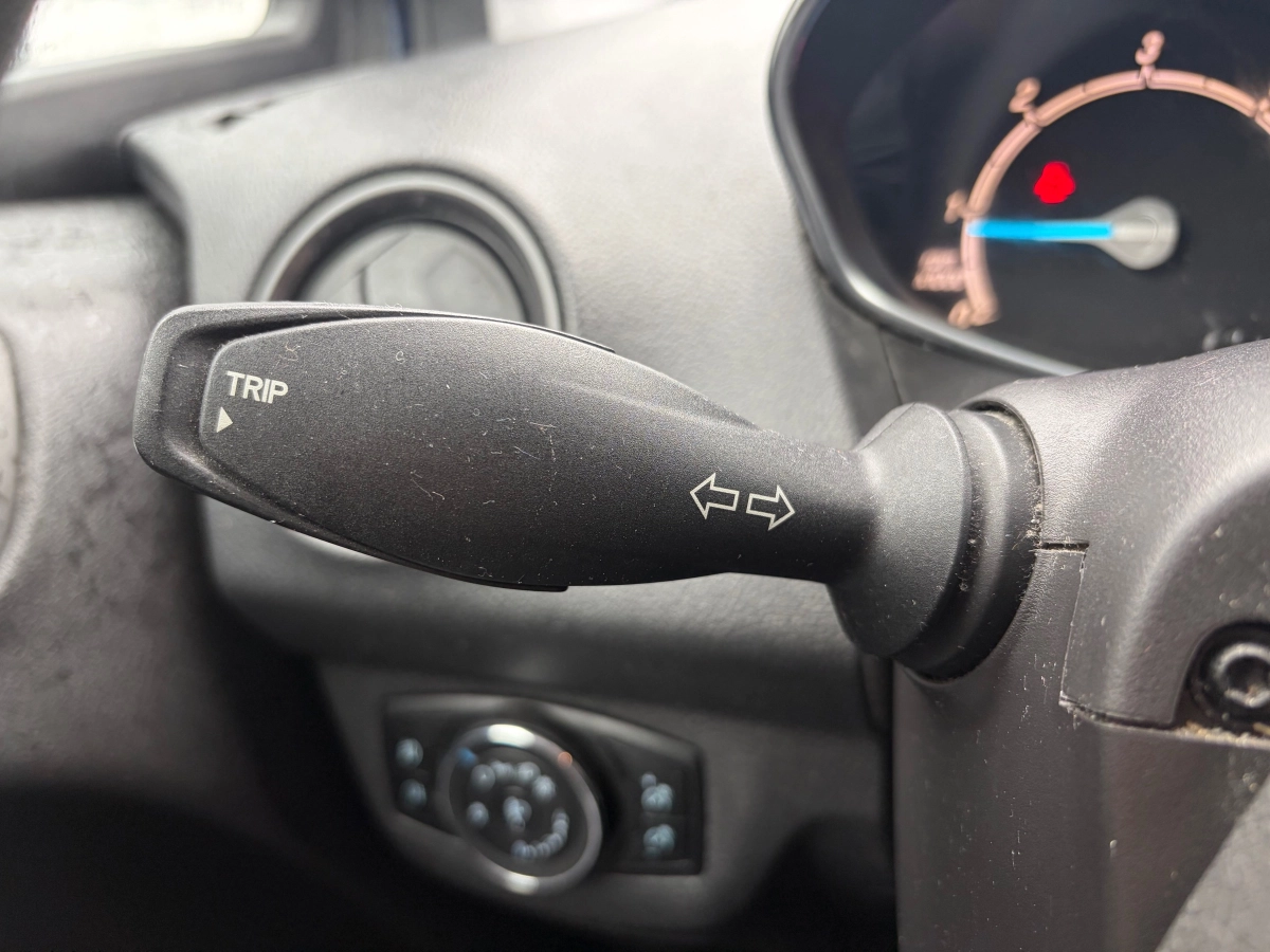 Ford Tourneo Courier - photo 13