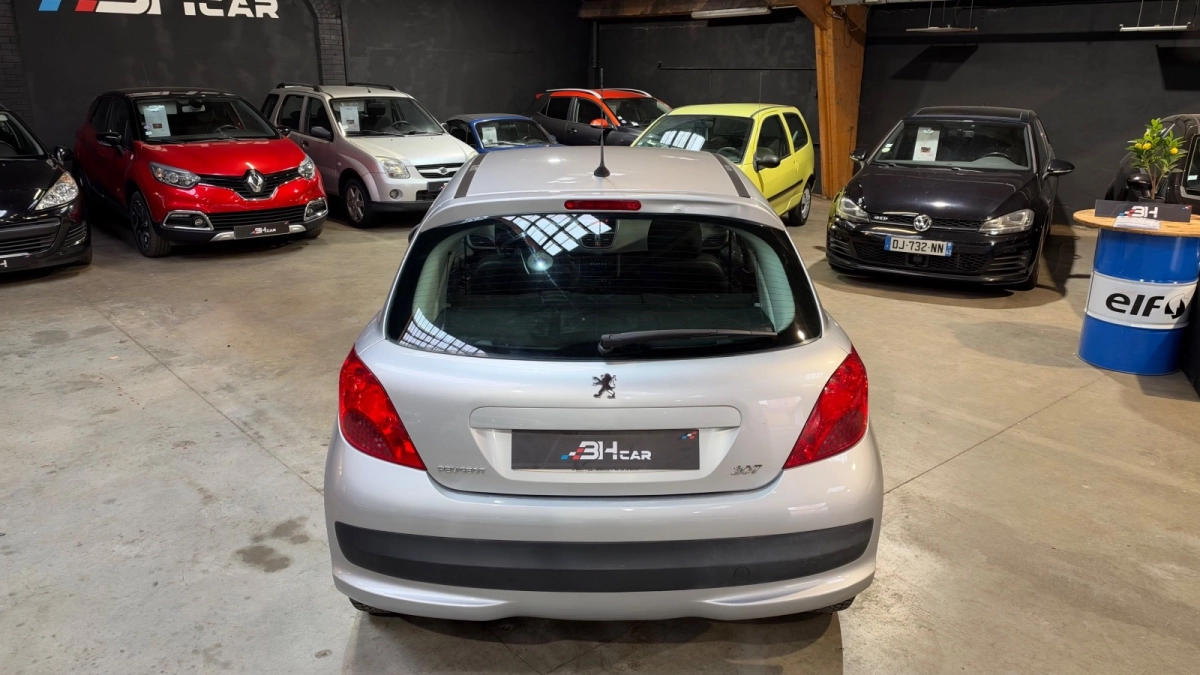 Peugeot 207 - photo 10