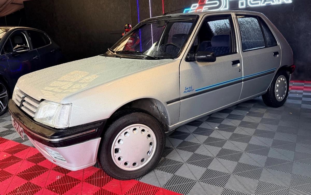 Image: peugeot 205 1.1 60 SACRE NUMERO