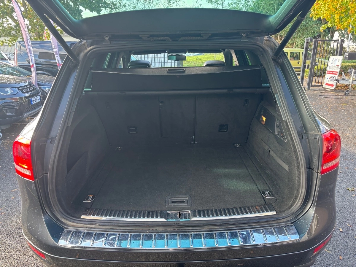 Volkswagen Touareg - photo 12