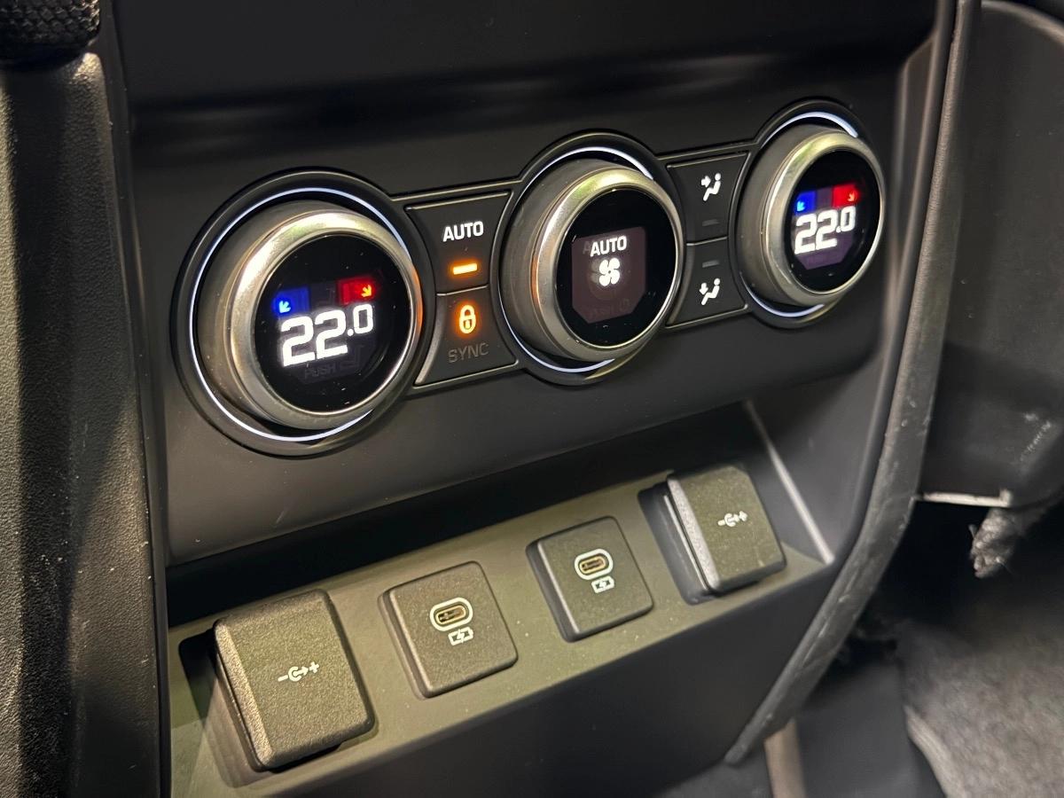 Land Rover Defender 110 HYBRID P400E PHEV X-DYNAMIC HSE AT 4WD