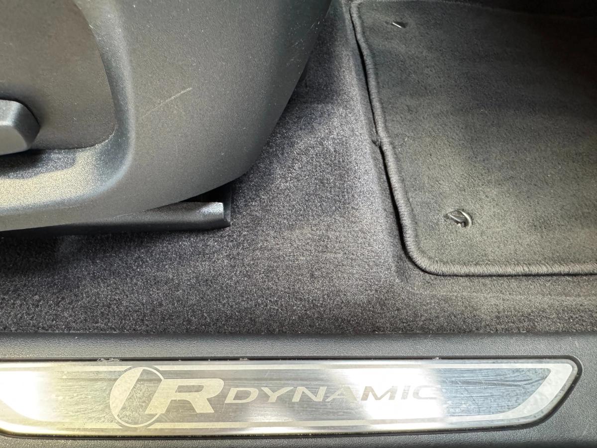 Jaguar E-pace 2.0 D240 240 R-DYNAMIC SE AWD BVA / TOIT PANO / MERIDIAN / SIEGES ELEC CHAUFFANTS