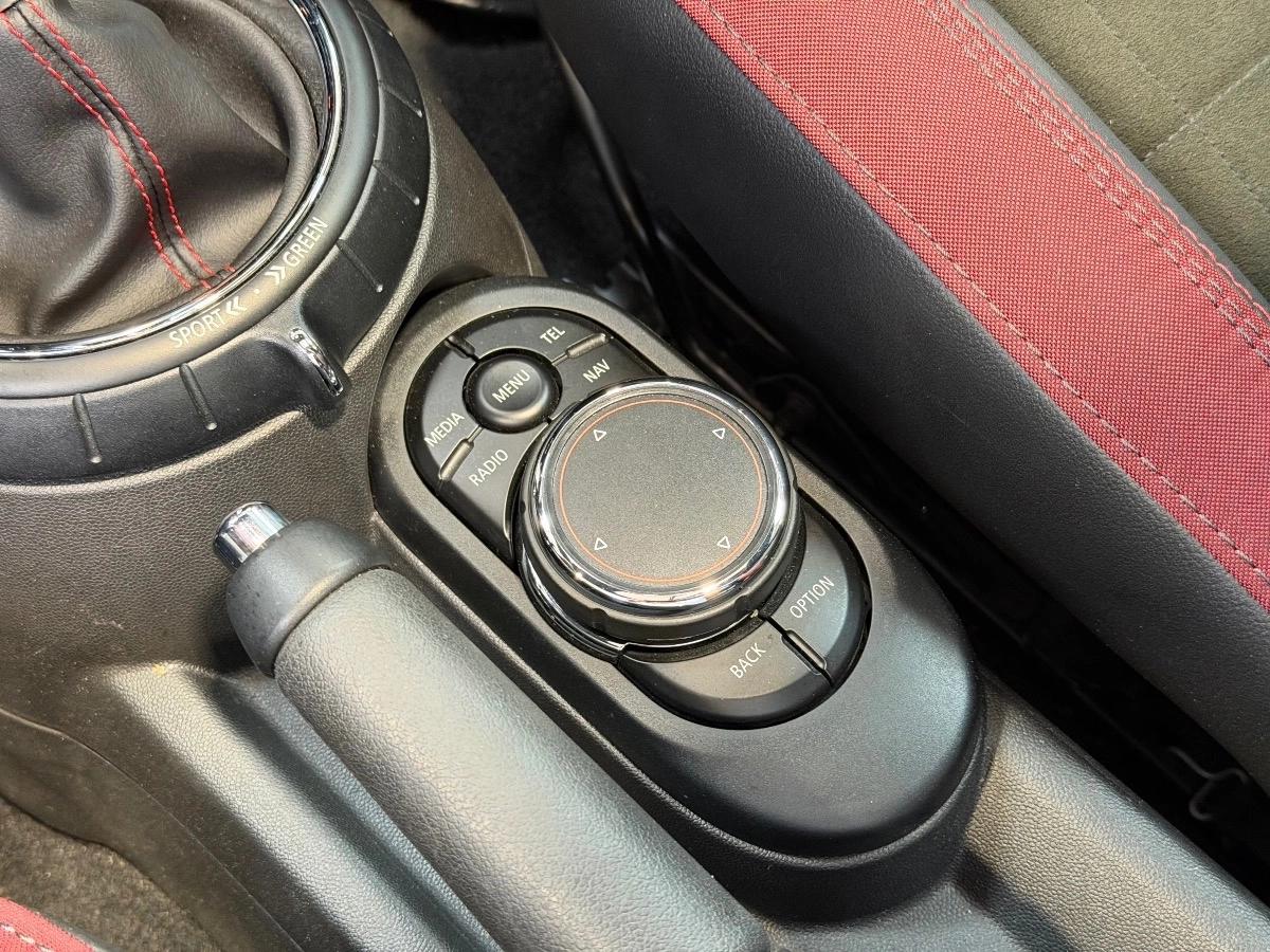 Mini Mini III (F56) 2.0 231 JCW BVA6 3P