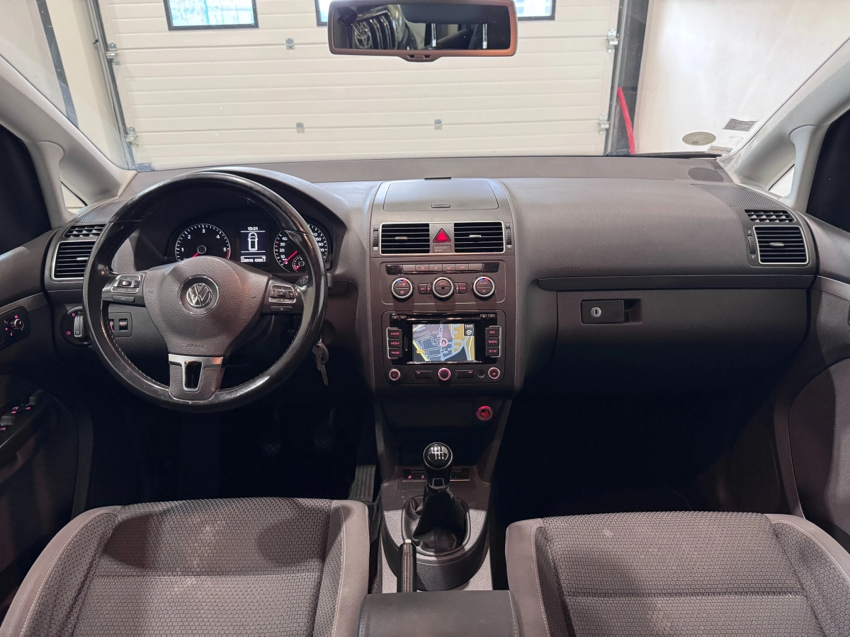 Volkswagen Touran - photo 14