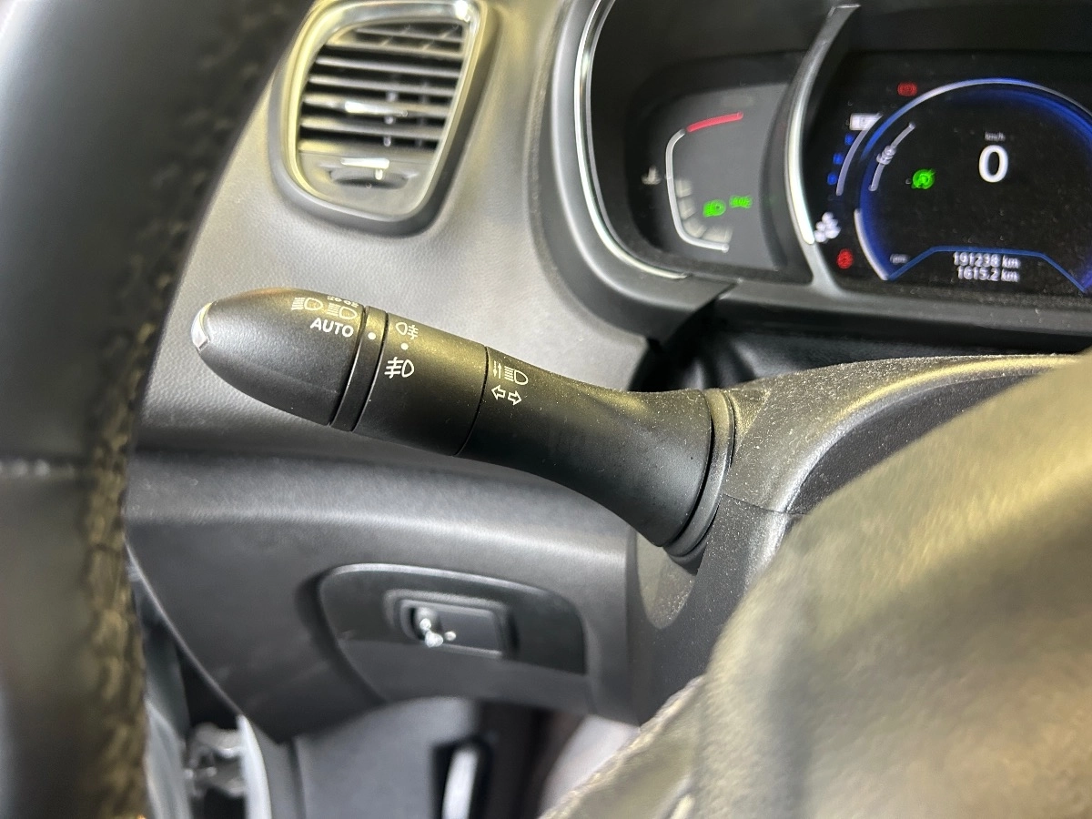 Renault Scenic - photo 25