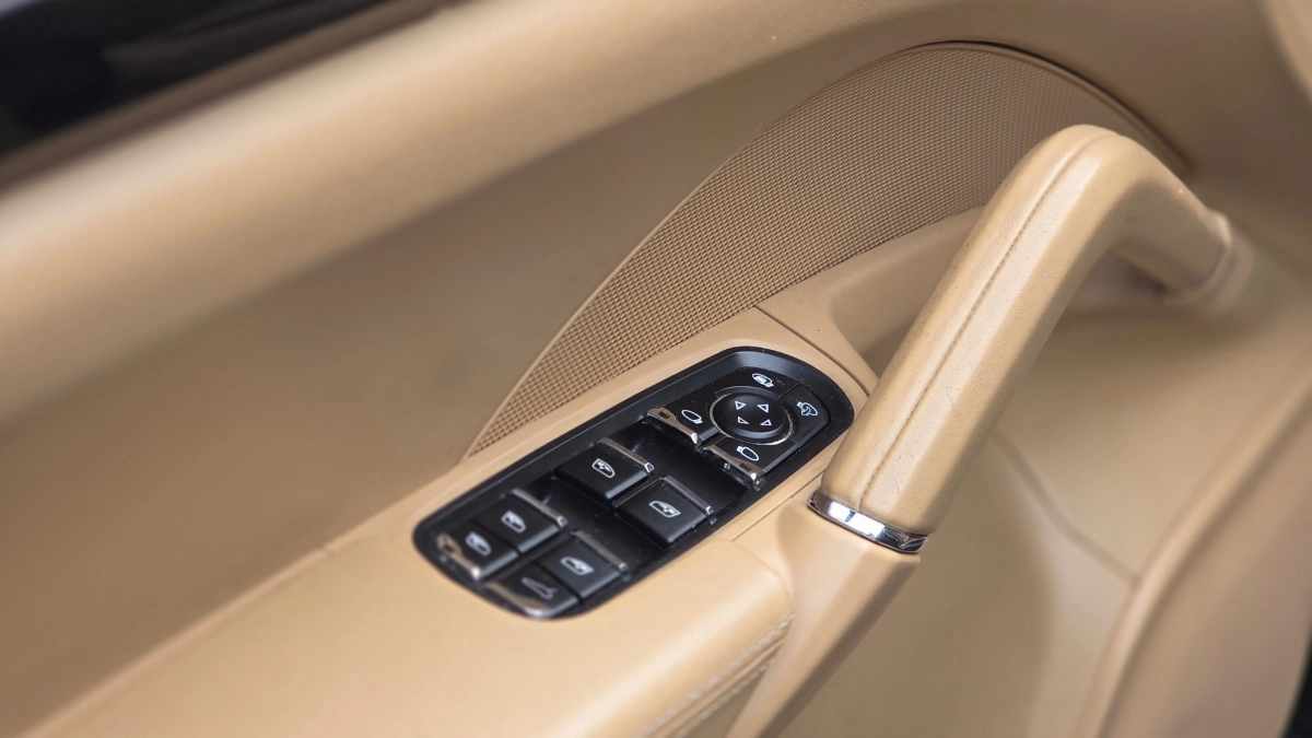 Porsche Cayenne - photo 13