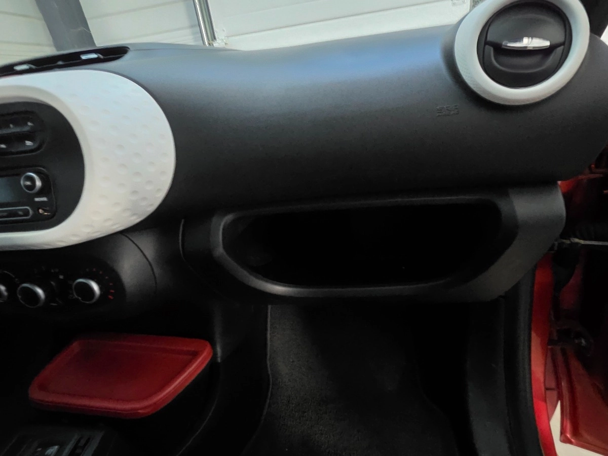 Renault Twingo - photo 16