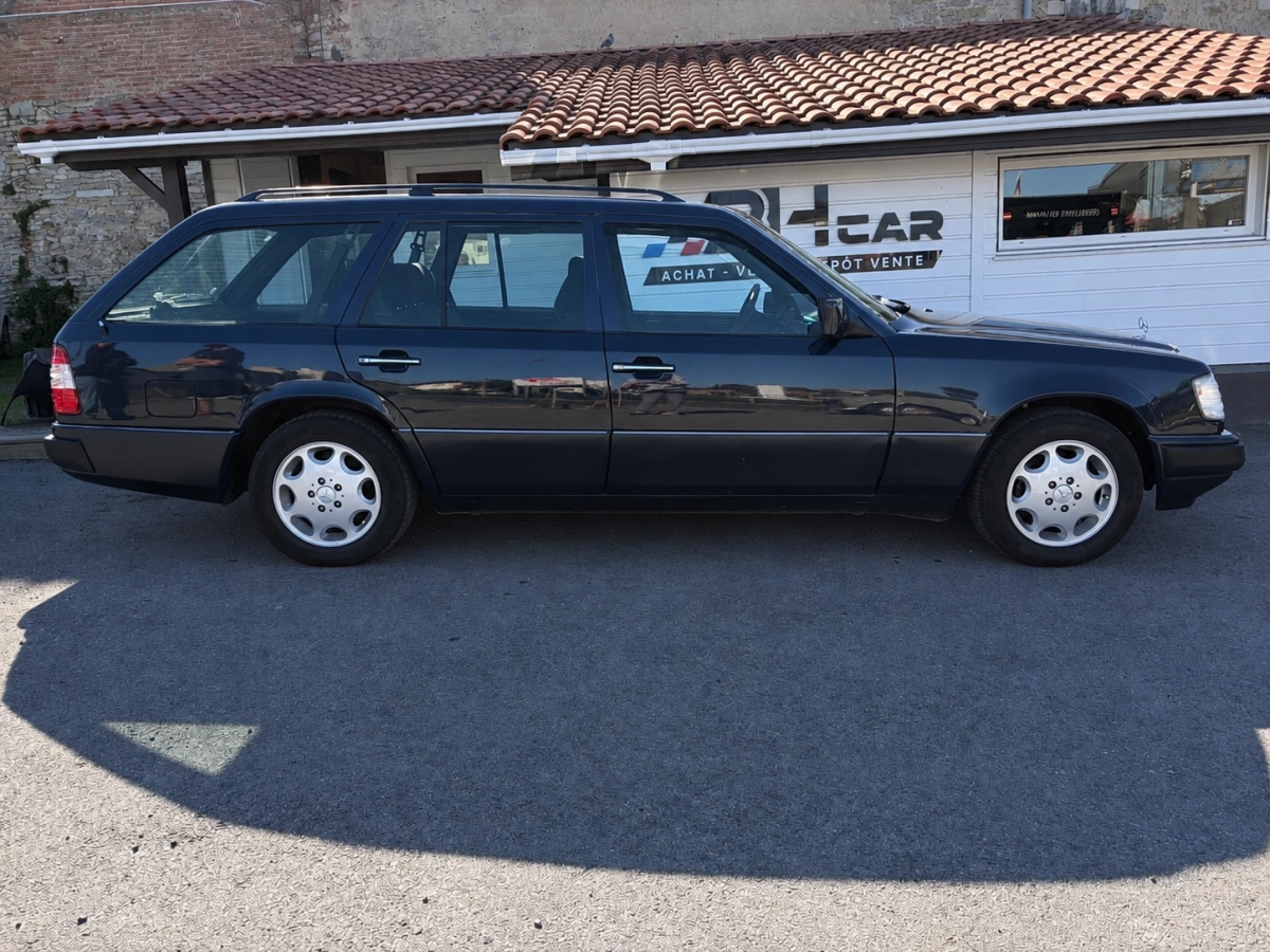 Mercedes-Benz 250D - photo 3