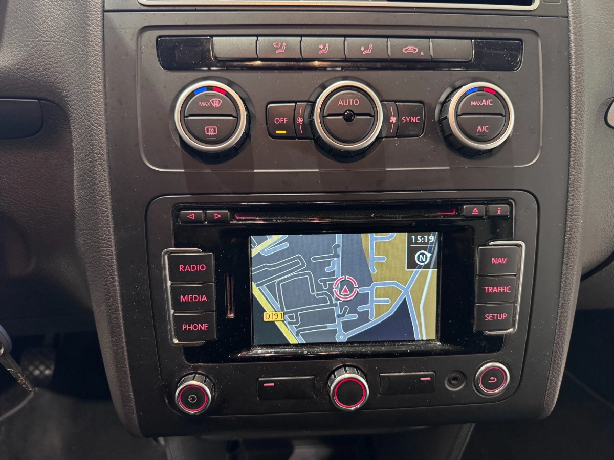 Volkswagen Touran - photo 17