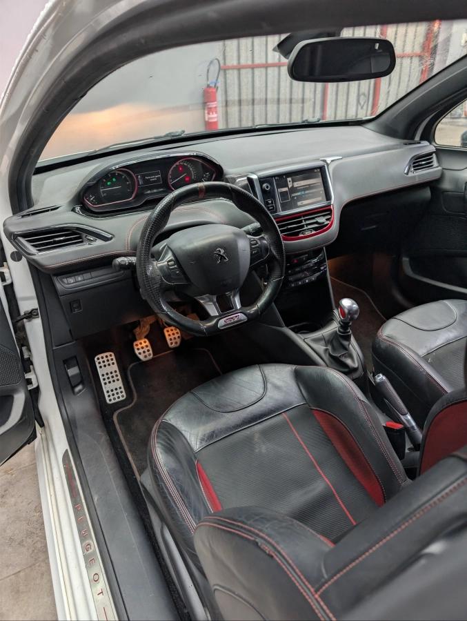 Peugeot 208 GENERATION-I 1.6 THP 200 GTI