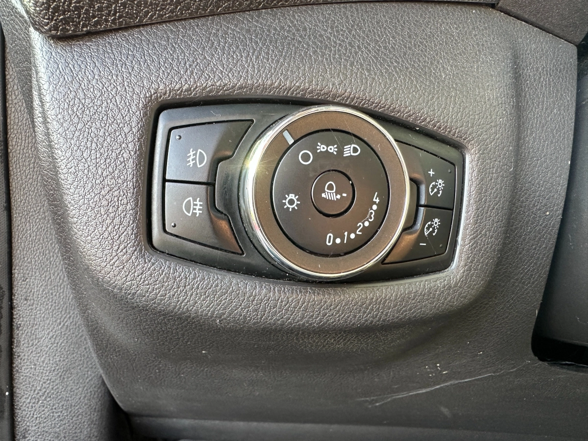Ford Transit Connect - photo 22