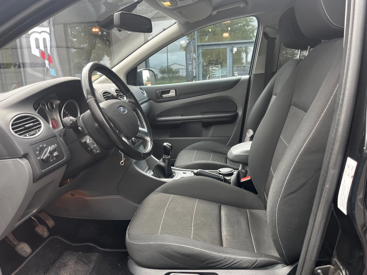 Ford Focus - photo 7