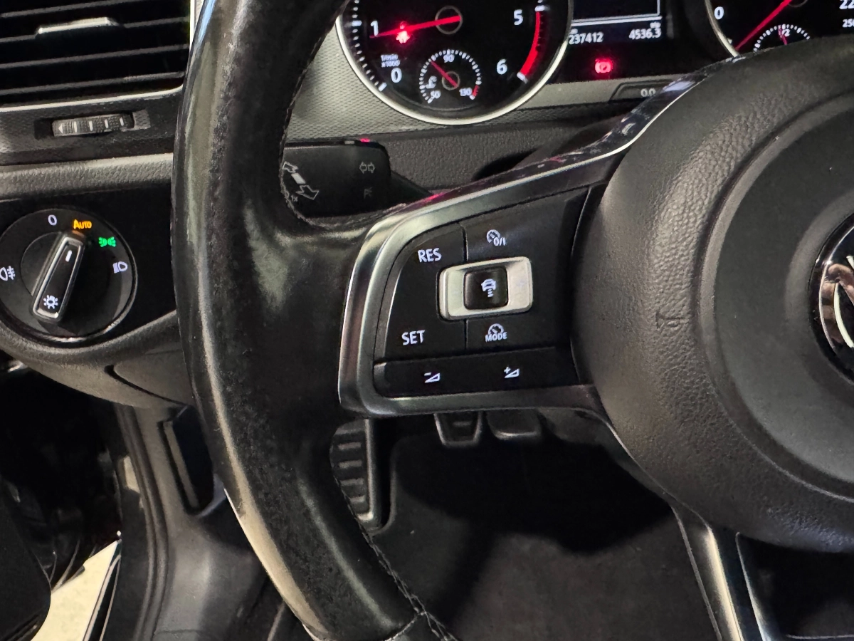 Volkswagen Golf - photo 19